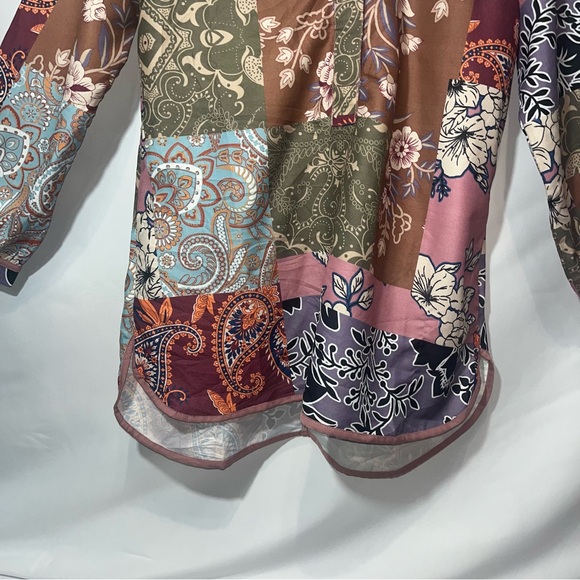 Soft Surroundings Alvadore Fleur Patchwork Print Satin Top - Picture 7 of 12